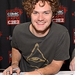 04242015_-_Add_to_New_Board_2015_Chicago_Comic_and_Entertainment_Expo_-_Day_1_003.jpg