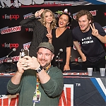 Filename=10082015_-_New_York_Comic-Con_2015_-_Day_1_001.jpg
Filesize=3103KiB
Dimensions=3000x2000
Date added=Nov 03, 2016 10082015_-_New_York_Comic-Con_2015_-_Day_1_001.jpg