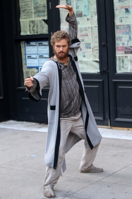 04292016_-_Celebrity_Sightings_in_New_York_City_004.jpg