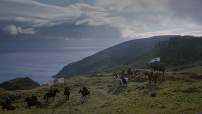 GAME_OF_THRONES_-_E2X04_GARDEN_OF_BONES_174.jpg