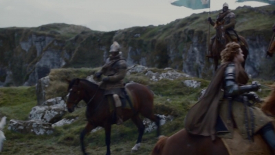 GAME_OF_THRONES_-_E2X04_GARDEN_OF_BONES_203.jpg